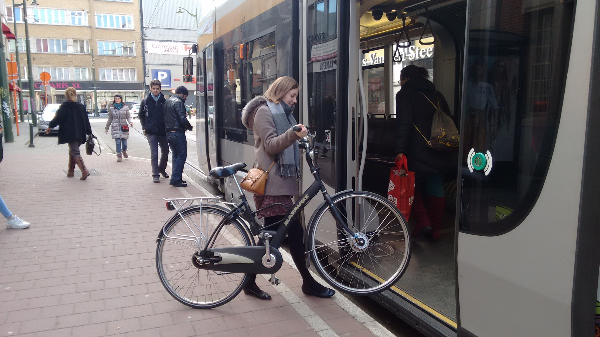 Geweldig Naar lavendel De fiets meenemen op het openbaar vervoer | Brussels by Bike